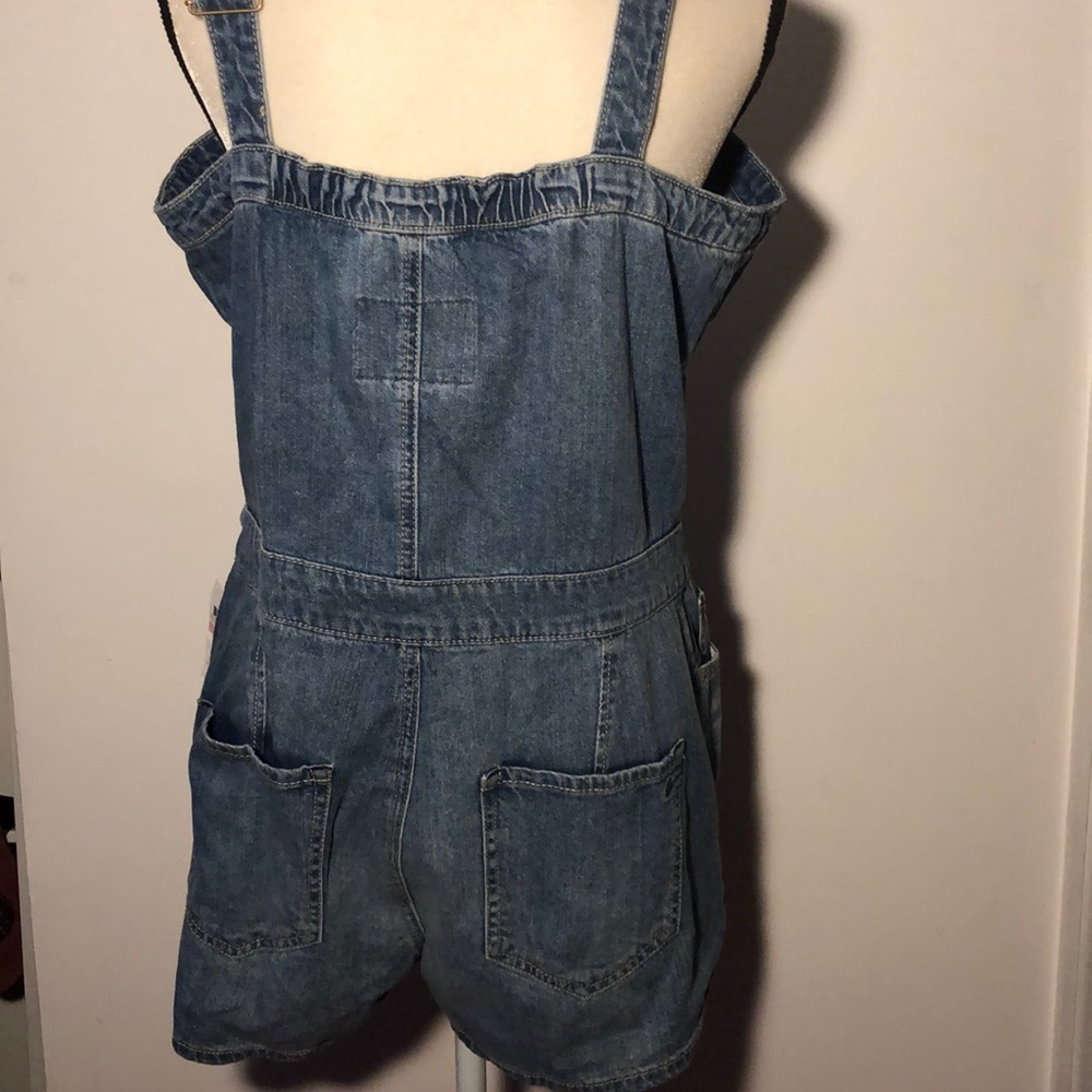 NWT American Rag distressed jean short overall - Picture 4 of 5